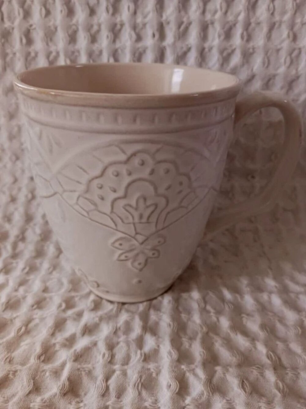 2 Pioneer Woman Farmhouse Lace Linen Mug Coffee Tea Ivory Embossed Off White